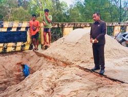 Ketua DPRD Bateng dan Komisi III Tinjau Perbaikan Jembatan Ambruk